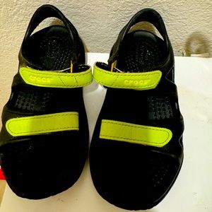 Toddler crocs sandals